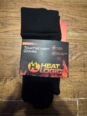 Women’s heat logic, touchscreen gloves new in package